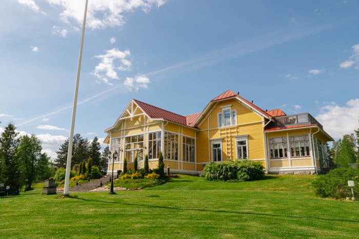 Kirjokivi Manor exterior.